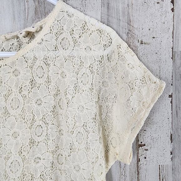 Altar'd State Floral Lace Fringe Top Biege Size Small - Picture 10 of 10